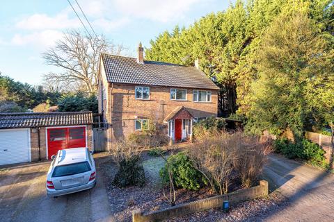 4 bedroom detached house for sale, Lytton Road, Surrey GU22