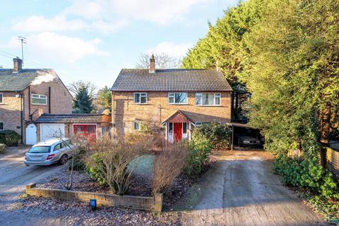 4 bedroom detached house for sale, Lytton Road, Surrey GU22