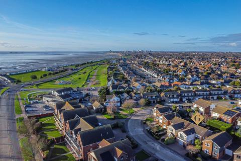 4 bedroom detached house for sale, Admirals Walk, Shoeburyness SS3