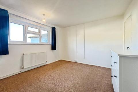 2 bedroom maisonette for sale, Lower Cippenham Lane, Slough