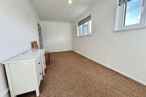 2 bedroom maisonette for sale, Lower Cippenham Lane, Slough