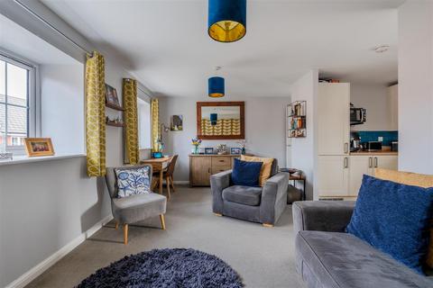 2 bedroom coach house for sale, Goldcrest Walk, Keynsham, Bristol
