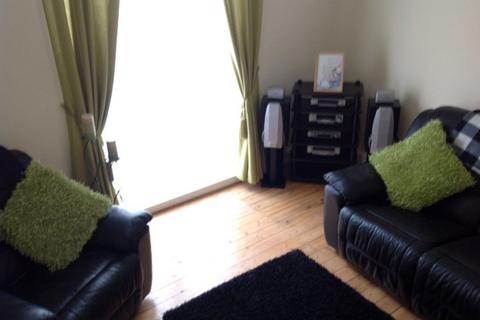 3 bedroom maisonette to rent, High Street, Old Village