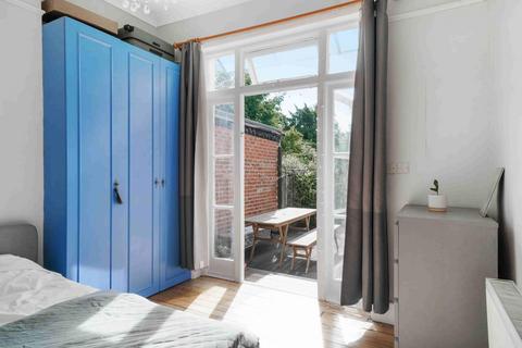 1 bedroom ground floor maisonette to rent, Hillfield Avenue, Crouch End, N8