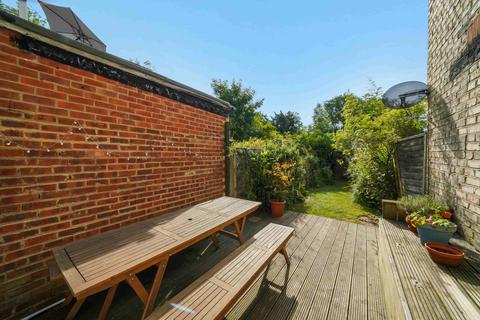1 bedroom ground floor maisonette to rent, Hillfield Avenue, Crouch End, N8