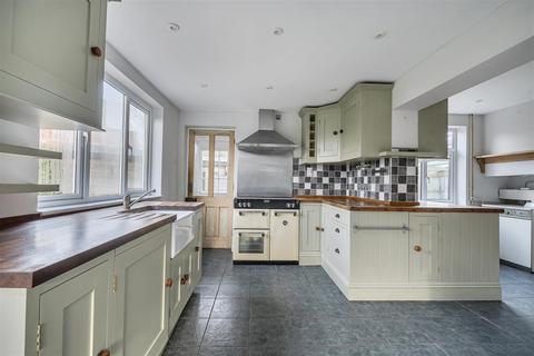 4 bedroom detached house for sale, Wynsome Street, Trowbridge BA14