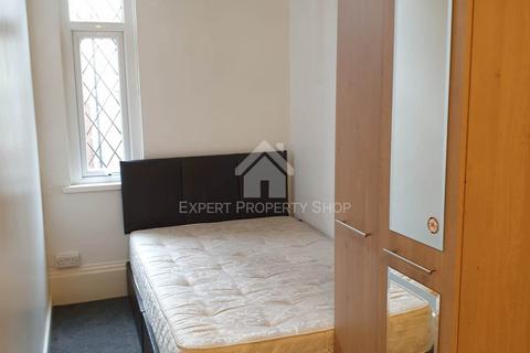 1 bedroom in a house share to rent, EN-SUITE ROOM AVAILABLE. Room 1, 29 Park St. Worksop.