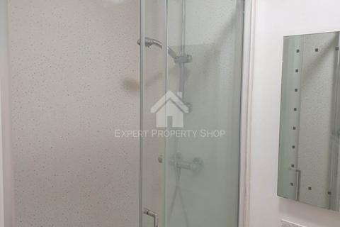 1 bedroom in a house share to rent, EN-SUITE ROOM AVAILABLE. Room 1, 29 Park St. Worksop.