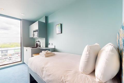 Studio to rent, Uxbridge Road