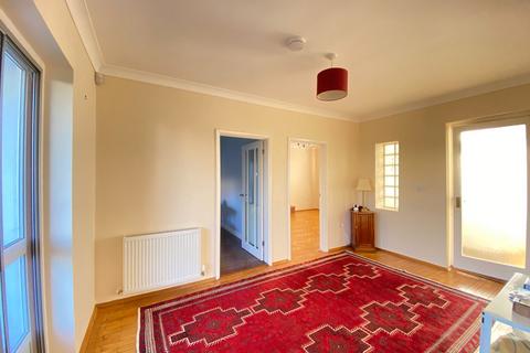 4 bedroom detached house to rent, Kingsway, Gillingham, Chatham, ME5