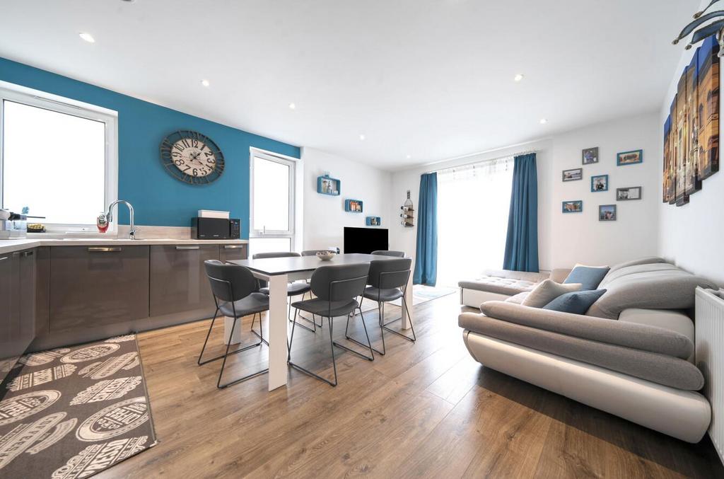 Davidson Frost-Wellings, DFW, Hallington Court, Li