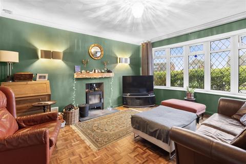 4 bedroom detached house for sale, Tudor Close, Seaford