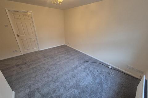 2 bedroom semi-detached house to rent, Muncaster Gardens, Northampton NN4