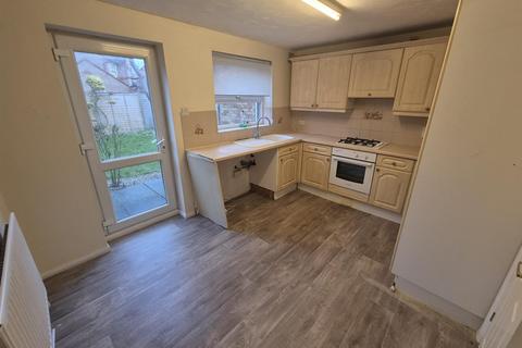 2 bedroom semi-detached house to rent, Muncaster Gardens, Northampton NN4