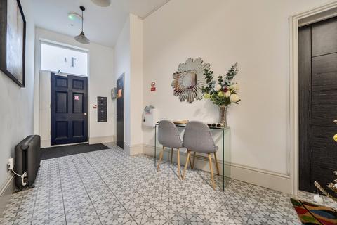2 bedroom apartment for sale, Catesby Street, London