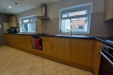 1 bedroom in a house share to rent, *INCLUSIVE OF ALL BILLS & COMMUNAL CLEANER* Room 201, West One, 55 - 57 Loughborough Road, West Bridgford, NG2 7LA
