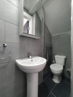 1 bedroom flat to rent, Clifton Street, Adamsdown, Cardiff, CF24