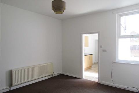 3 bedroom semi-detached house to rent, Scunthorpe DN16