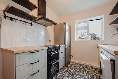 2 bedroom apartment to rent, Woodlawn Court, Whalley Range, Manchester, M16