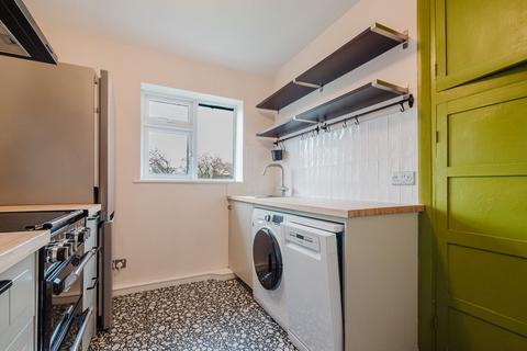 2 bedroom apartment to rent, Woodlawn Court, Whalley Range, Manchester, M16