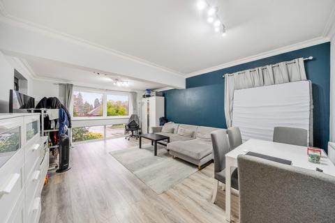 3 bedroom apartment for sale, Welcote Drive, Northwood, Middlesex