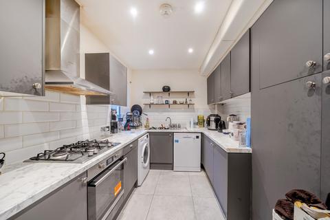 3 bedroom apartment for sale, Welcote Drive, Northwood, Middlesex