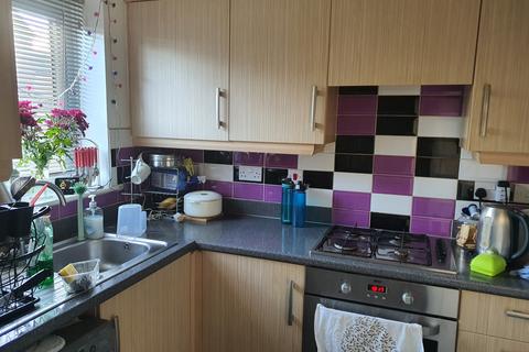 2 bedroom end of terrace house to rent, Oaklands Street, Leeds LS8