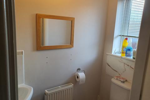 2 bedroom end of terrace house to rent, Oaklands Street, Leeds LS8