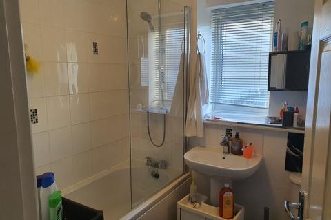 2 bedroom end of terrace house to rent, Oaklands Street, Leeds LS8
