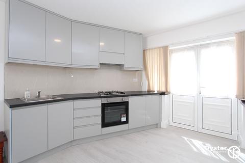 Studio to rent, Landseer Close, Edgware, HA8