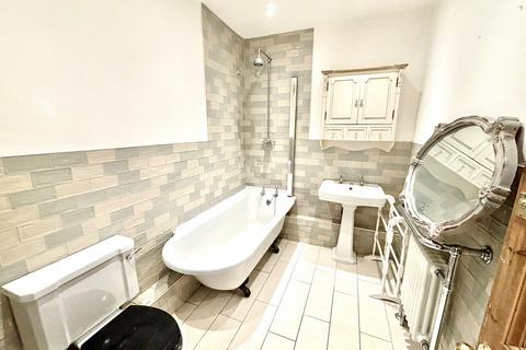 2 bedroom flat to rent, Bromfelde Road, London, SW4