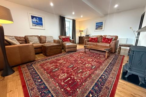 4 bedroom flat to rent, Manor Place, Edinburgh EH3