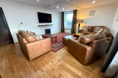 4 bedroom flat to rent, Manor Place, Edinburgh EH3