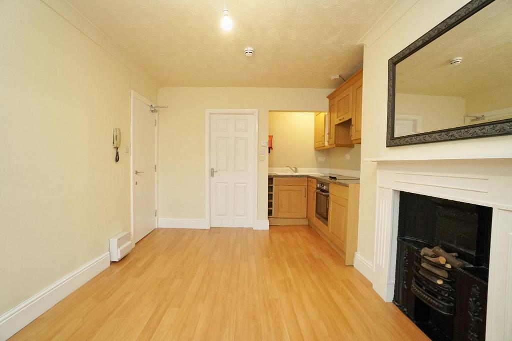 Living Room / Kitchen