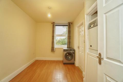 1 bedroom flat to rent, Long Street, Easingwold, York