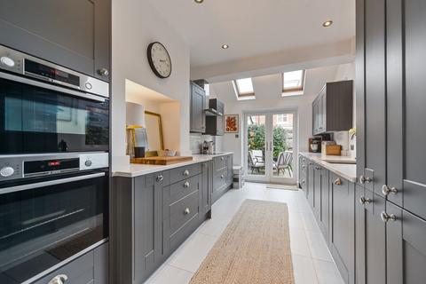 3 bedroom terraced house for sale, Owen's Road, Winchester