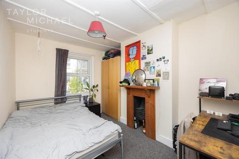 6 bedroom terraced house to rent, Park Crescent Road, Brighton