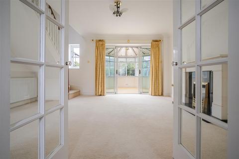 3 bedroom end of terrace house to rent, Guards Court, Sunningdale