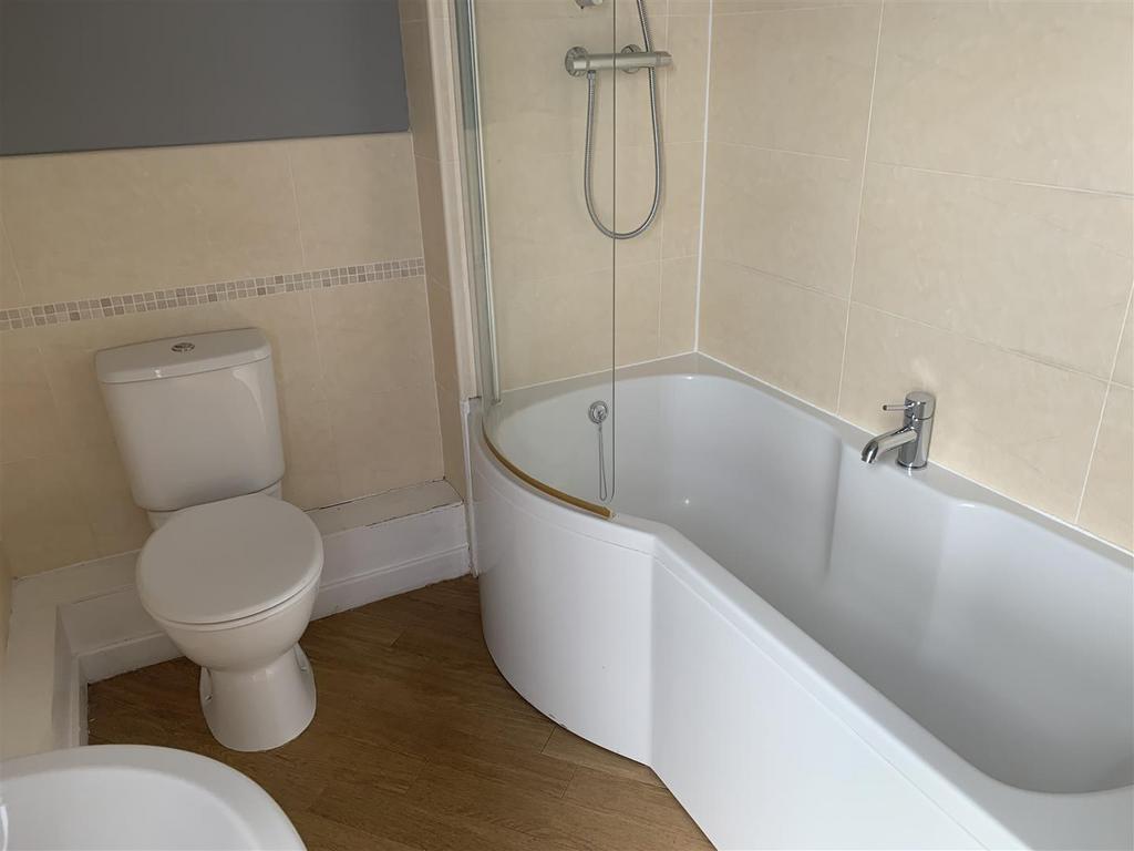 Bathroom 1.JPG