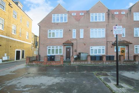 2 bedroom maisonette to rent, Stanford Road, London, SW16