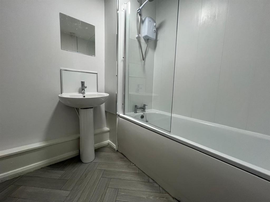 Bathroom.....,.jpg