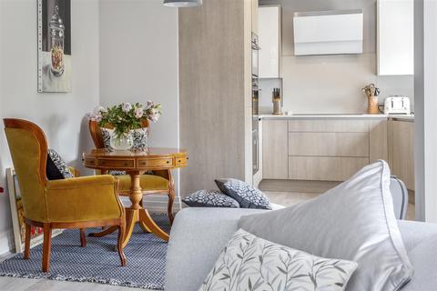 2 bedroom apartment to rent, Bridgewater Lodge, Windsor