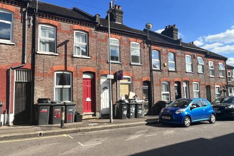2 bedroom house to rent, Hartley Road, Luton, Bedfordshire, LU2