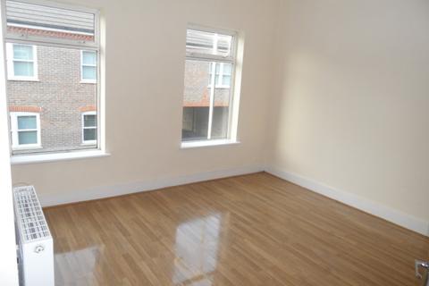 2 bedroom house to rent, Hartley Road, Luton, Bedfordshire, LU2