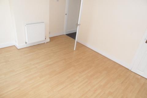 2 bedroom house to rent, Hartley Road, Luton, Bedfordshire, LU2