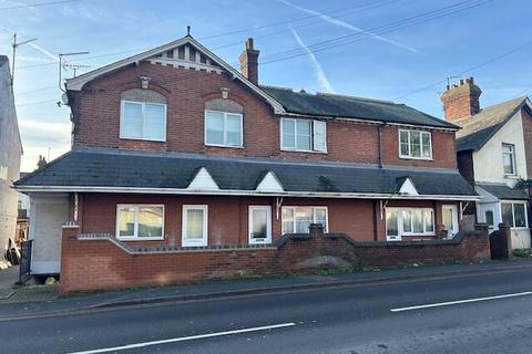 1 bedroom ground floor flat to rent - Military Road, CO1