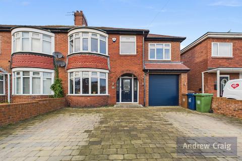 3 bedroom semi-detached house for sale, Mayswood Road, Fulwell