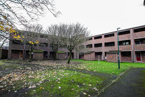 2 bedroom flat to rent, Regal Crescent, Wallington, SM6