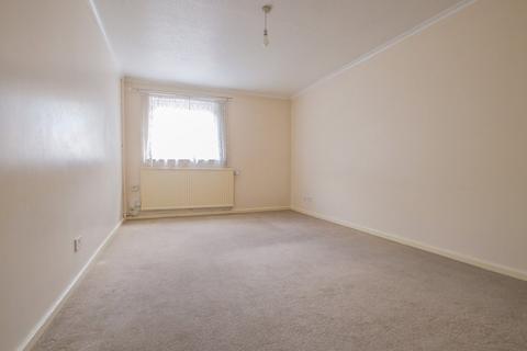 2 bedroom flat to rent, Regal Crescent, Wallington, SM6