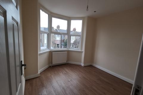 2 bedroom flat to rent, Frome Road, London N22